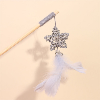 Tija de lemn cu o jucărie pentru pisici