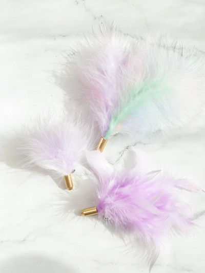 Λουρί σιλικόνης με χνούδι παιχνιδιού για γάτες