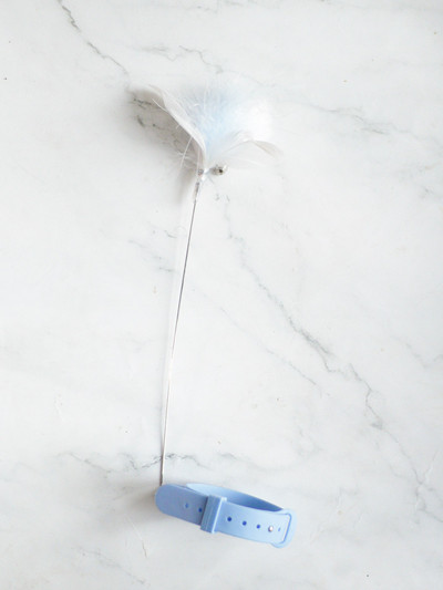 Λουρί σιλικόνης με χνούδι παιχνιδιού για γάτες