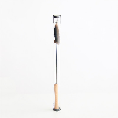 Kassivarraste mänguasi rippuvate sulgedega