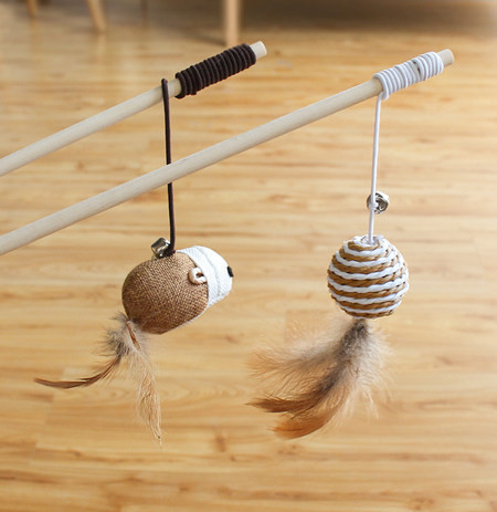 Kassi puidust õngeritv erinevate ripatsidega