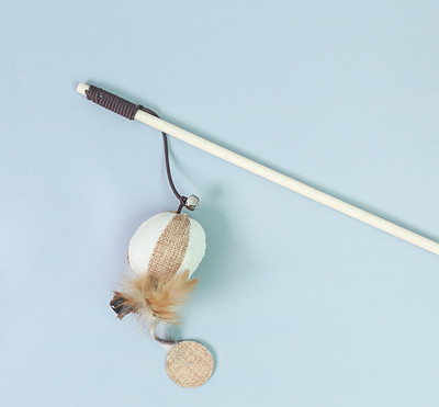 Kassi mängupulk erinevate ripatsidega