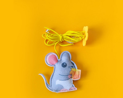 Κρεμαστό παιχνίδι για γάτες