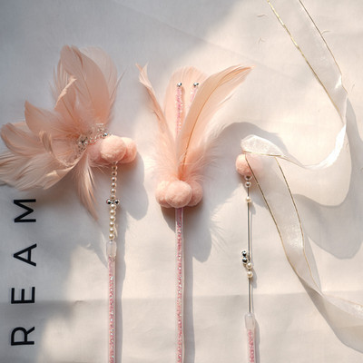 Kassi mänguasi sulgedega - 1 või 3 tükki