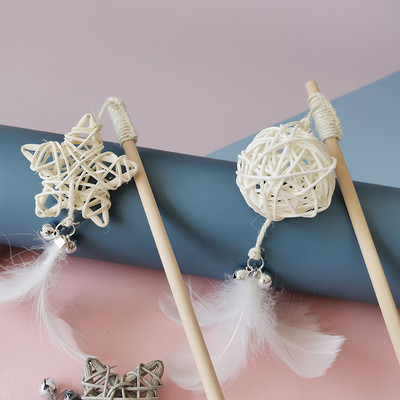 Diferite modele de jucărie pentru pisici cu pene de undiță