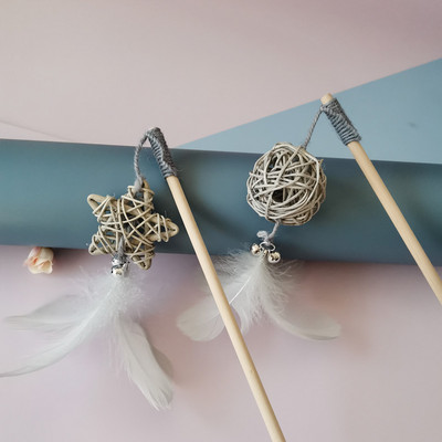 Diferite modele de jucărie pentru pisici cu pene de undiță