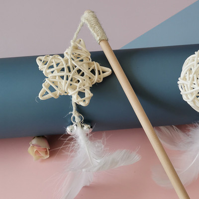 Diferite modele de jucărie pentru pisici cu pene de undiță