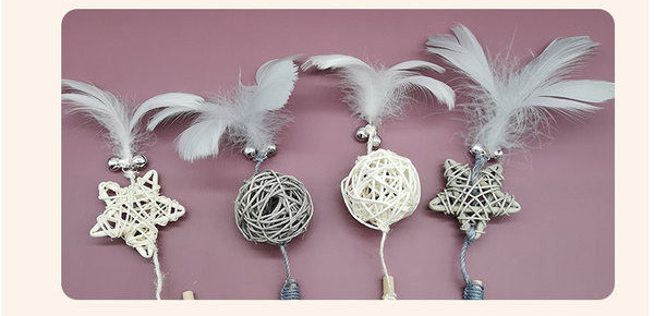 Diferite modele de jucărie pentru pisici cu pene de undiță