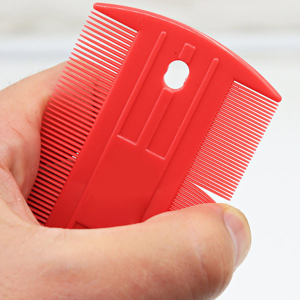 Plastikinės šukos kačių plaukams šalinti