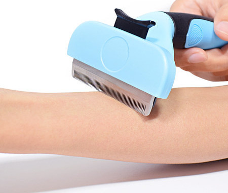 Češalj za češljanje kućnih ljubimaca