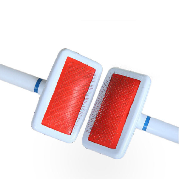 Perie de plastic sau mănușă de pisică pentru îndepărtarea părului