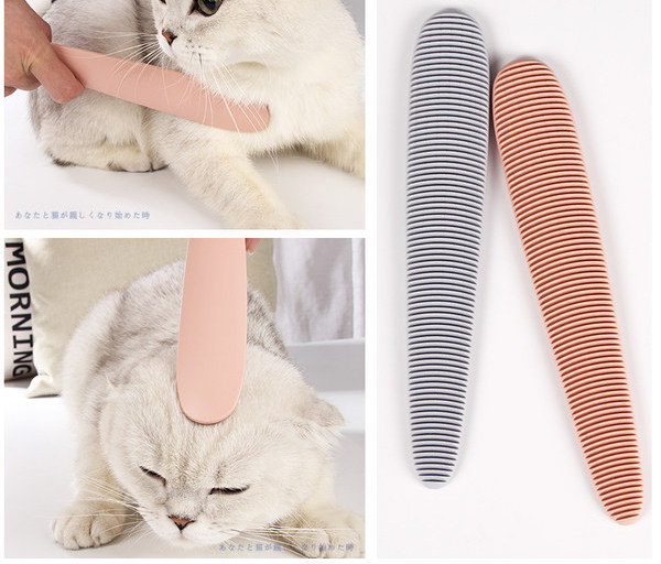 Pieptene pentru pisici în roz și gri