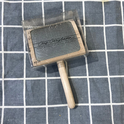 Puidust hari karvade eemaldamiseks – sobib kassidele