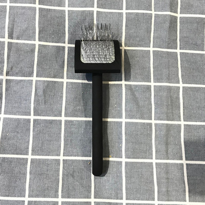 Puidust hari karvade eemaldamiseks – sobib kassidele