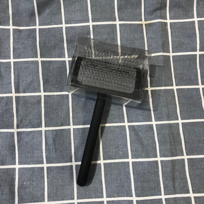 Puidust hari karvade eemaldamiseks – sobib kassidele