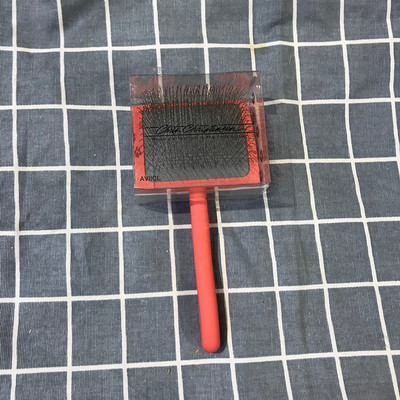 Puidust hari karvade eemaldamiseks – sobib kassidele