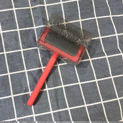 Puidust hari karvade eemaldamiseks – sobib kassidele