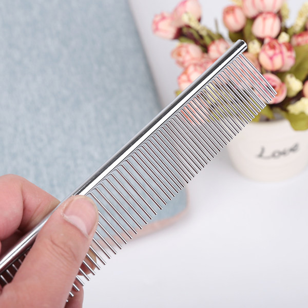 Perie sau pieptene pentru părul de pisică