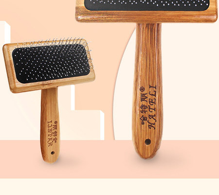 Perie din lemn pentru îndepărtarea părului în trei dimensiuni