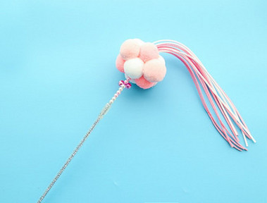 Undița de pescuit tip jucărie pentru pisici