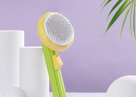 Kassidele sobiv pintsel kammimiseks ja massaažiks