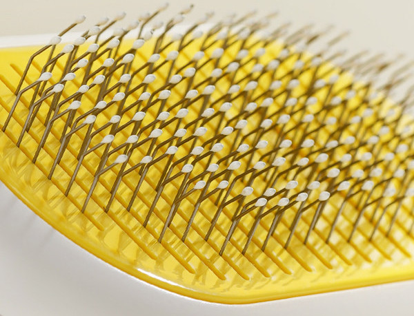 Perie pentru pisici in doua culori