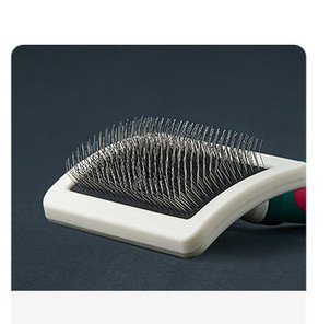 mugava kummist käepidemega kassihari