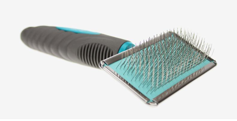 Perie în diferite modele pentru îndepărtarea părului la pisici