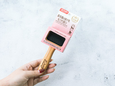 Perie de lemn pentru îngrijirea zilnică - pentru pisici