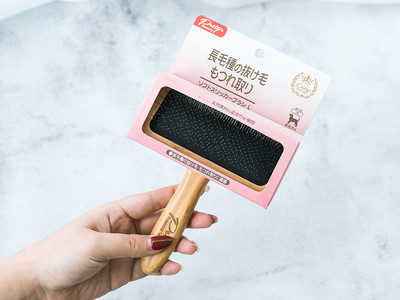 Perie de lemn pentru îngrijirea zilnică - pentru pisici