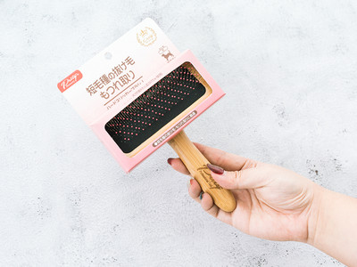 Perie de lemn pentru îngrijirea zilnică - pentru pisici