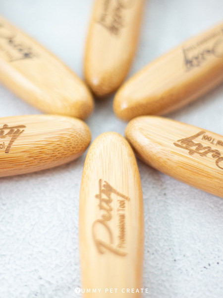 Perie de lemn pentru îngrijirea zilnică - pentru pisici