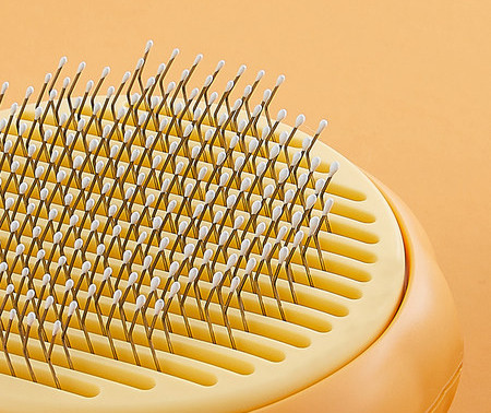 Perie pentru pisici pentru curățarea părului mort