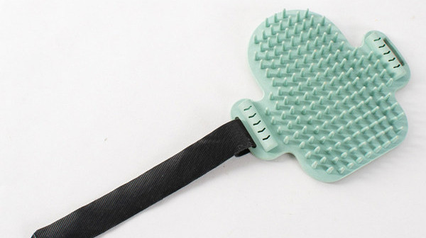 Πλαστική χτένα γάτας σε δύο μοντέλα