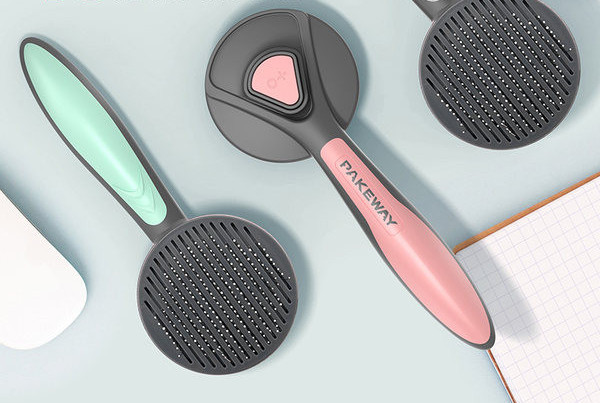 Perie pentru animale de companie cu buton pentru curatare usoara