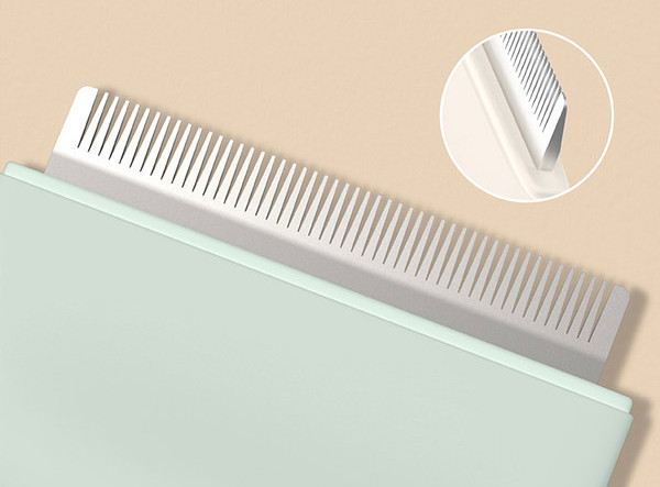 Pieptene pentru pieptănarea pisicilor