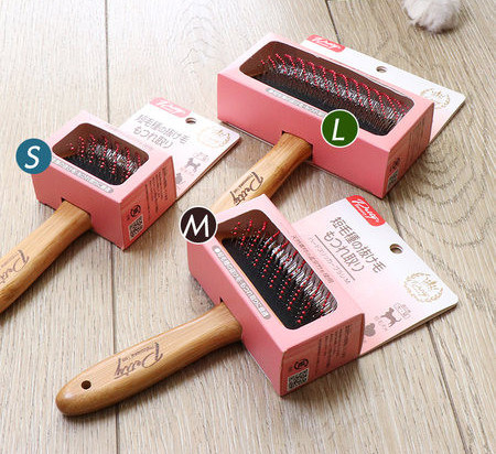 Pintsel või kamm surnud kasside karvade eemaldamiseks