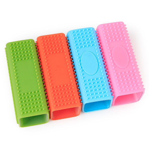 Pieptene pentru pisici - mai multe modele