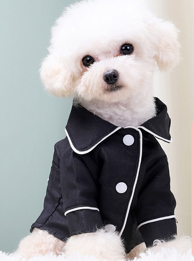 Pijamale pentru câini în mai multe culori