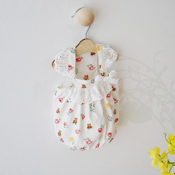 Pitsiga riided ja aplikatsioonid koertele