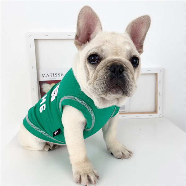 Vesta pentru caini in trei culori