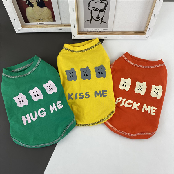 Vesta pentru caini in trei culori