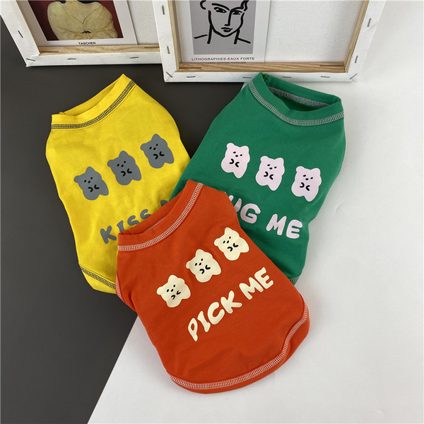 Vesta pentru caini in trei culori