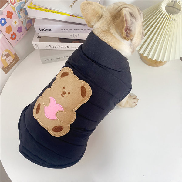 Vestă căptușită pentru câini cu aplicație