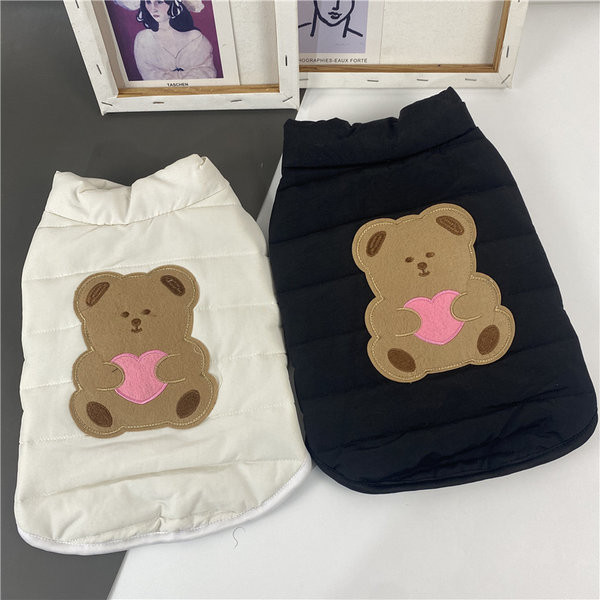 Vestă căptușită pentru câini cu aplicație