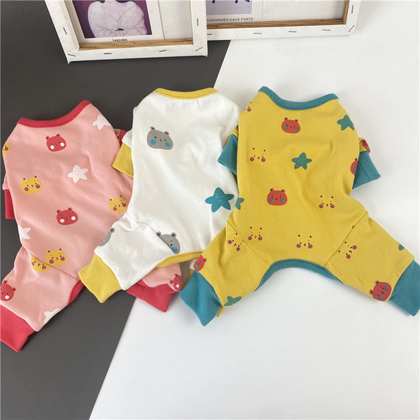 Haine colorate pentru câini