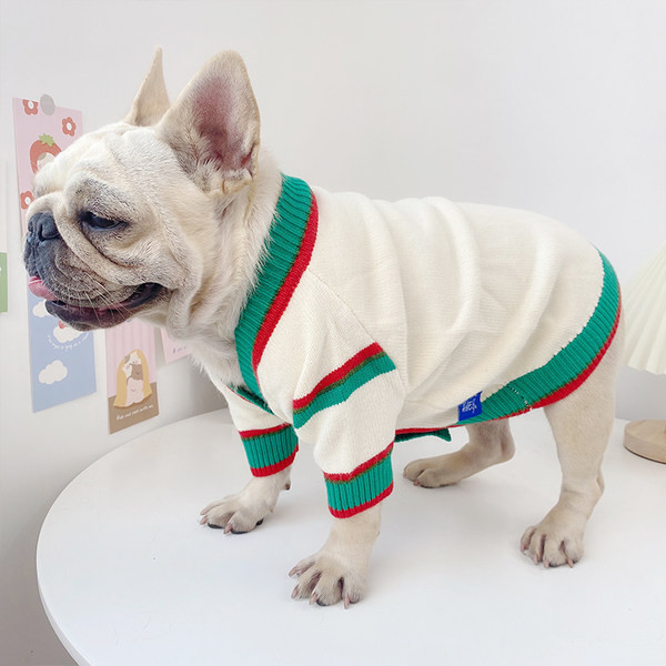 Vesta tricotata pentru caini cu nasturi