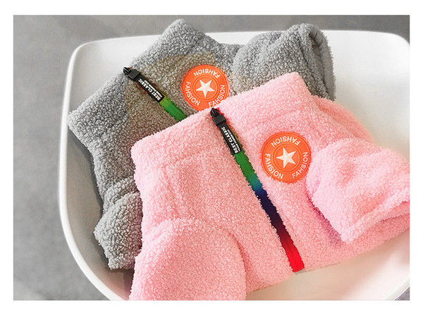 Geacă modernă în stil cățeluș cu fermoar și broderie