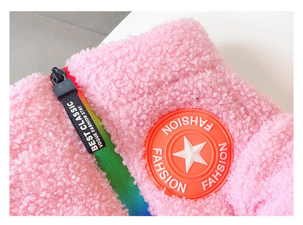 Geacă modernă în stil cățeluș cu fermoar și broderie