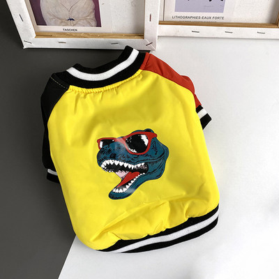 Jacheta pentru caini in trei culori si aplicatie